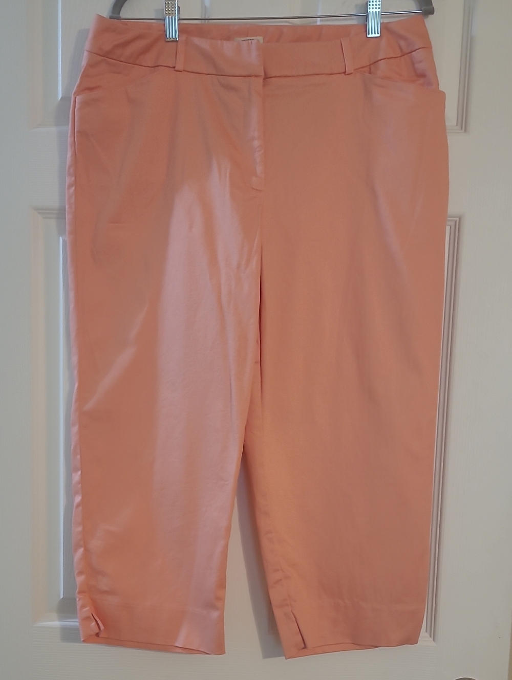 St.John's Bay Women's Coral Capri Pants Size 16
